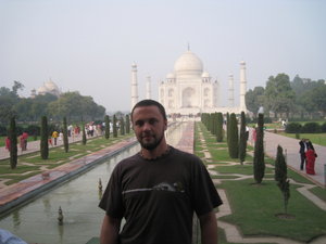 Me in front of the Taj Mahal
