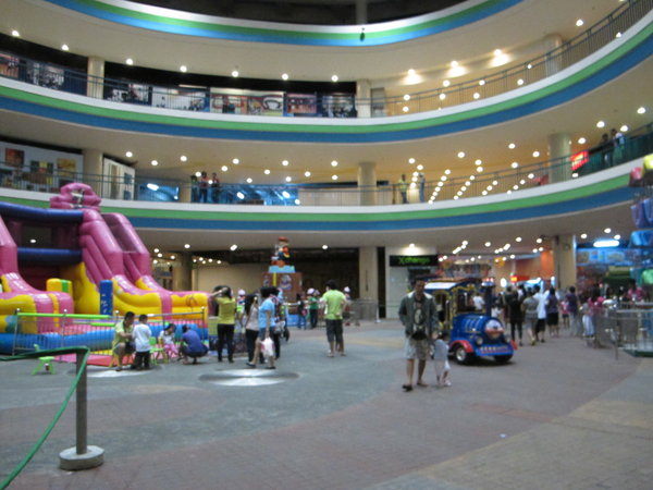 Playland in Embarcadero de Legazpi