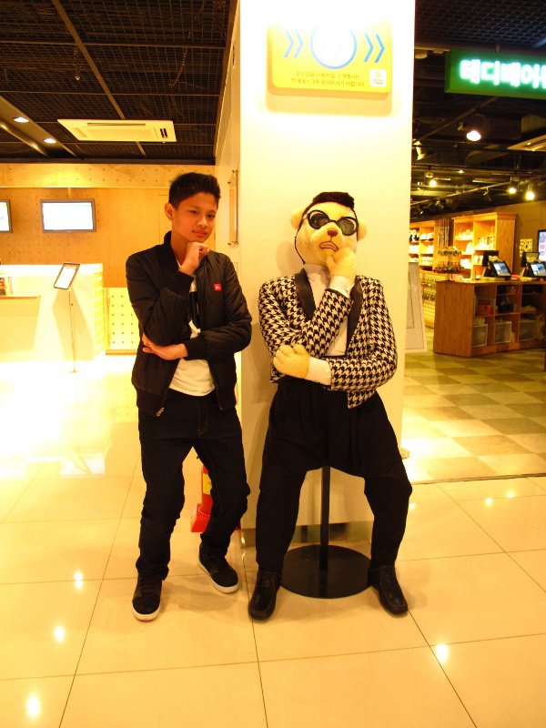 Psy in Seoul Tower