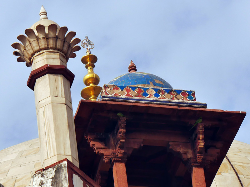 The roof of Isa Khan's elaborate tomb