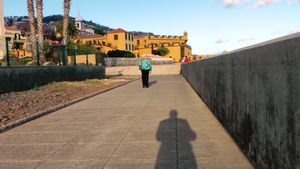 Approaching the Forte São Tiago