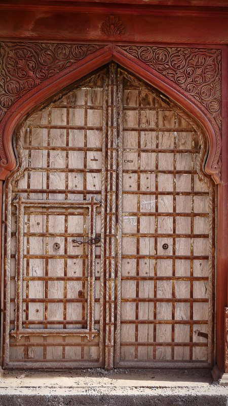 Doorway of an haveli in Khichan