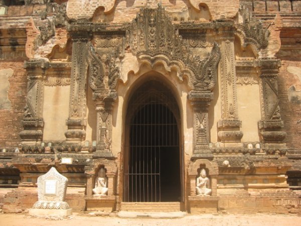 dp ARCHAEOLOGICAL ZONE BAGAN, MYANMAR (14)