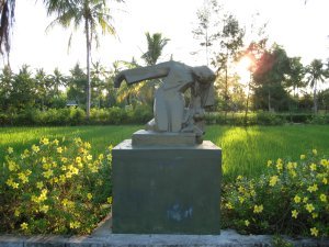 dp MY LAI MASSACRE MEMORIAL OUTSIDE QUIANG NHAI, VIETNAM (79)